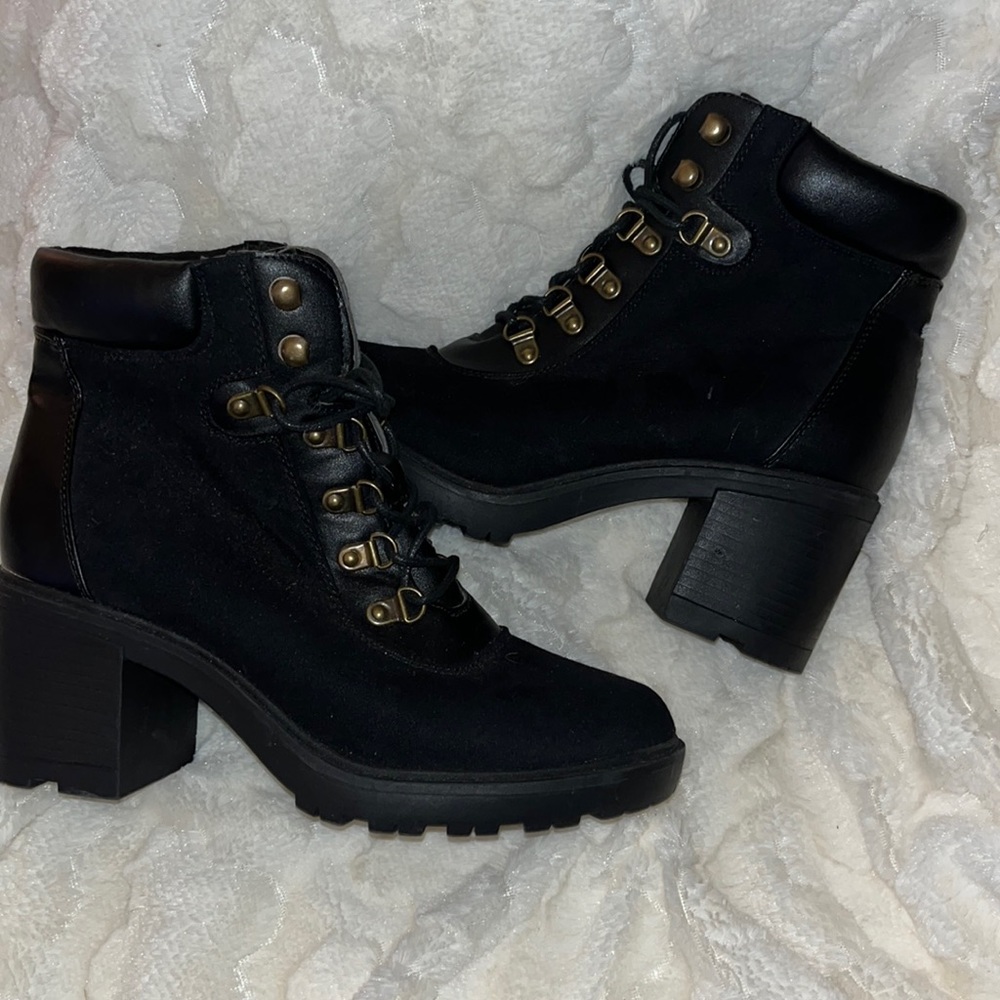 SHOEDAZZLE Boots🖤🖤